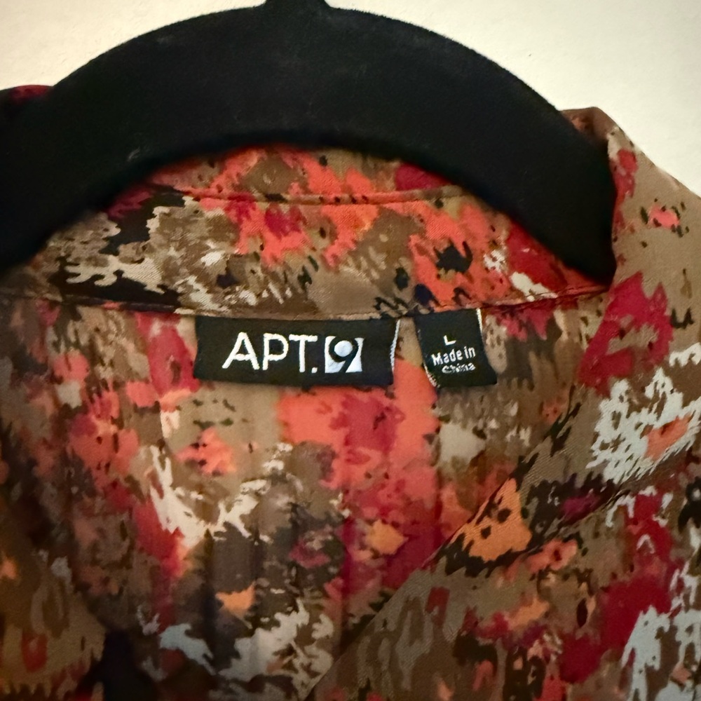Floral Ruffle Button-Front Blouse - Picture 2 of 7